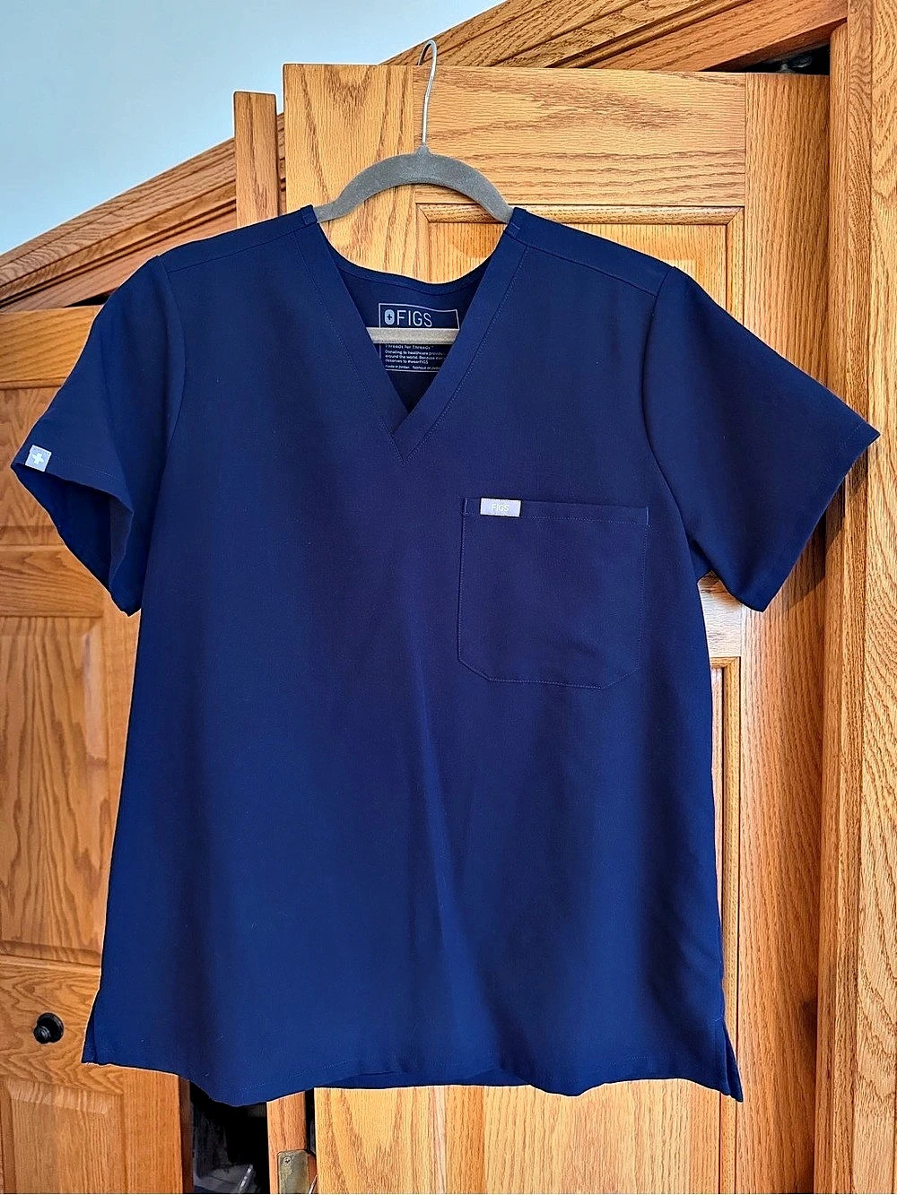 FIGS Catarina One-Pocket Scrub Top Navy Blue Medium